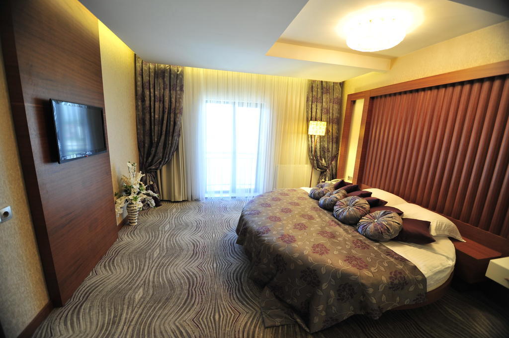 Grand Cenas Hotel أغري الغرفة الصورة